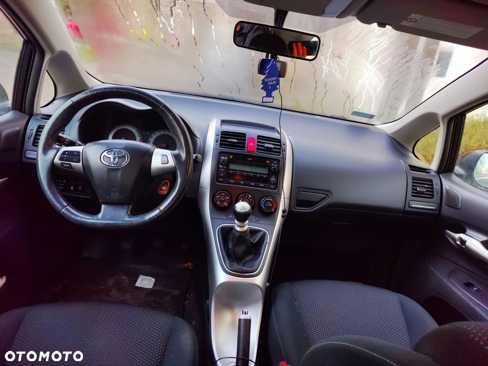 Toyota Auris - 5