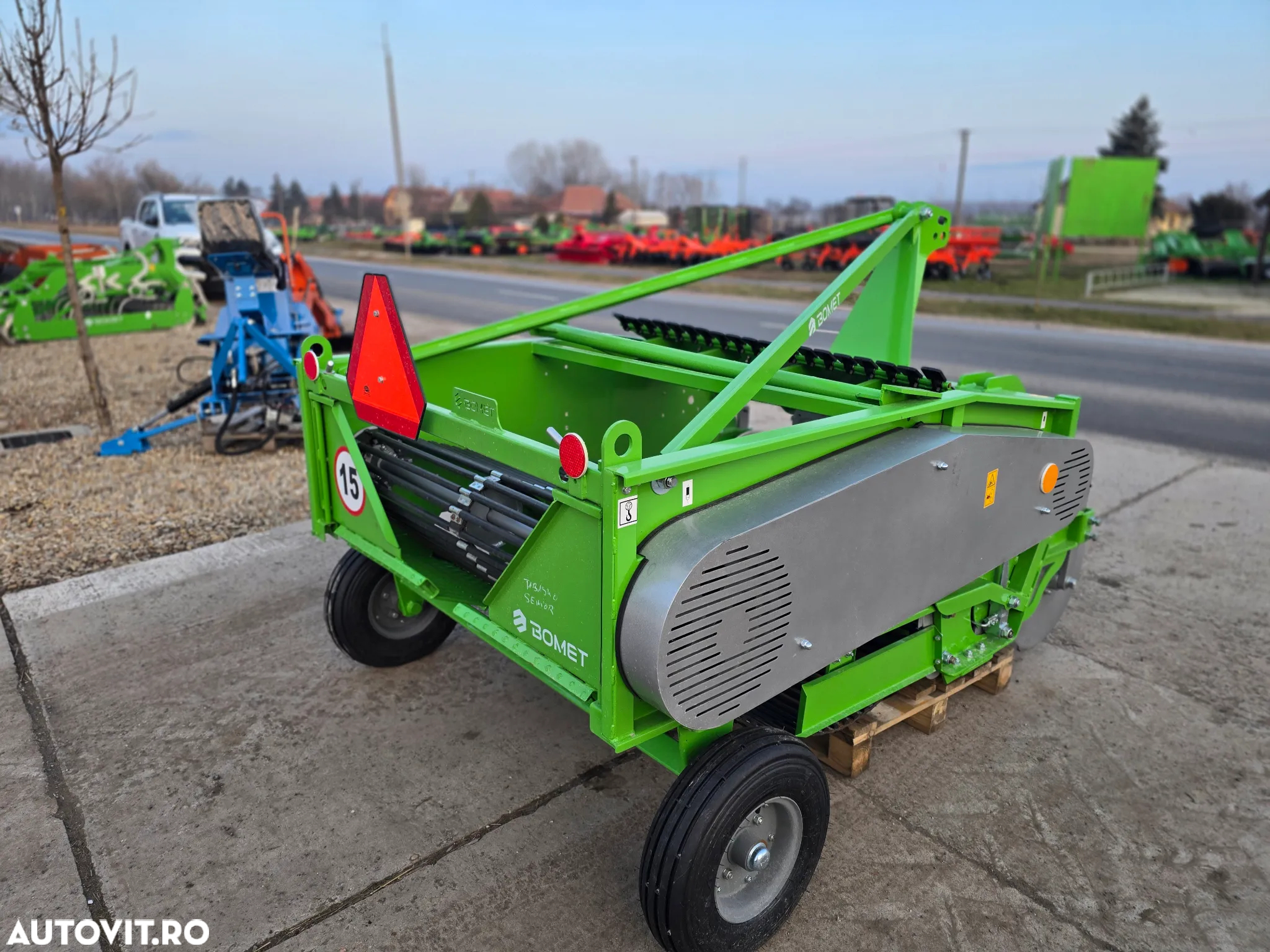 BOMET UPUS Z656 - 6