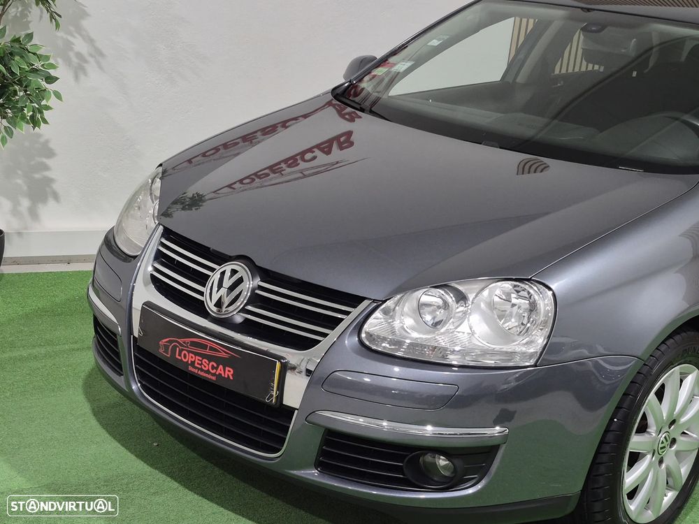 VW Jetta 1.6 FSi Confortline - 2