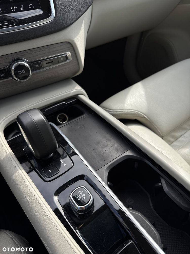 Volvo XC 90 - 29