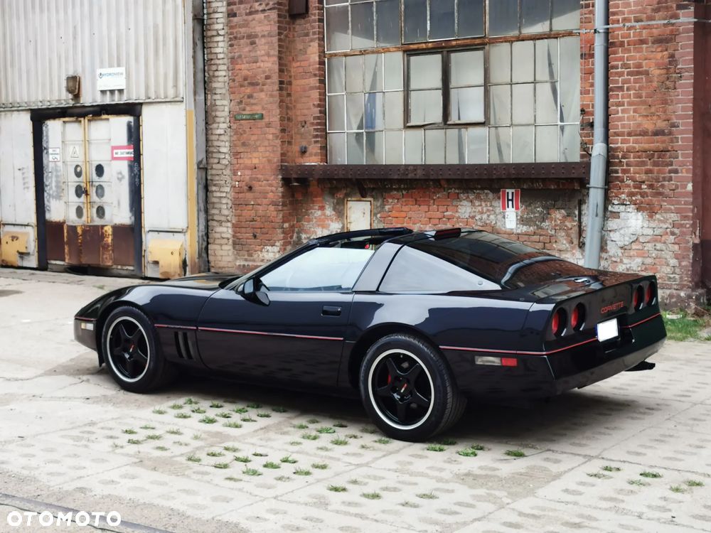 Chevrolet Corvette - 8