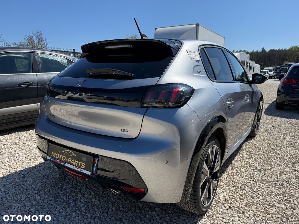 Peugeot 208 - 1