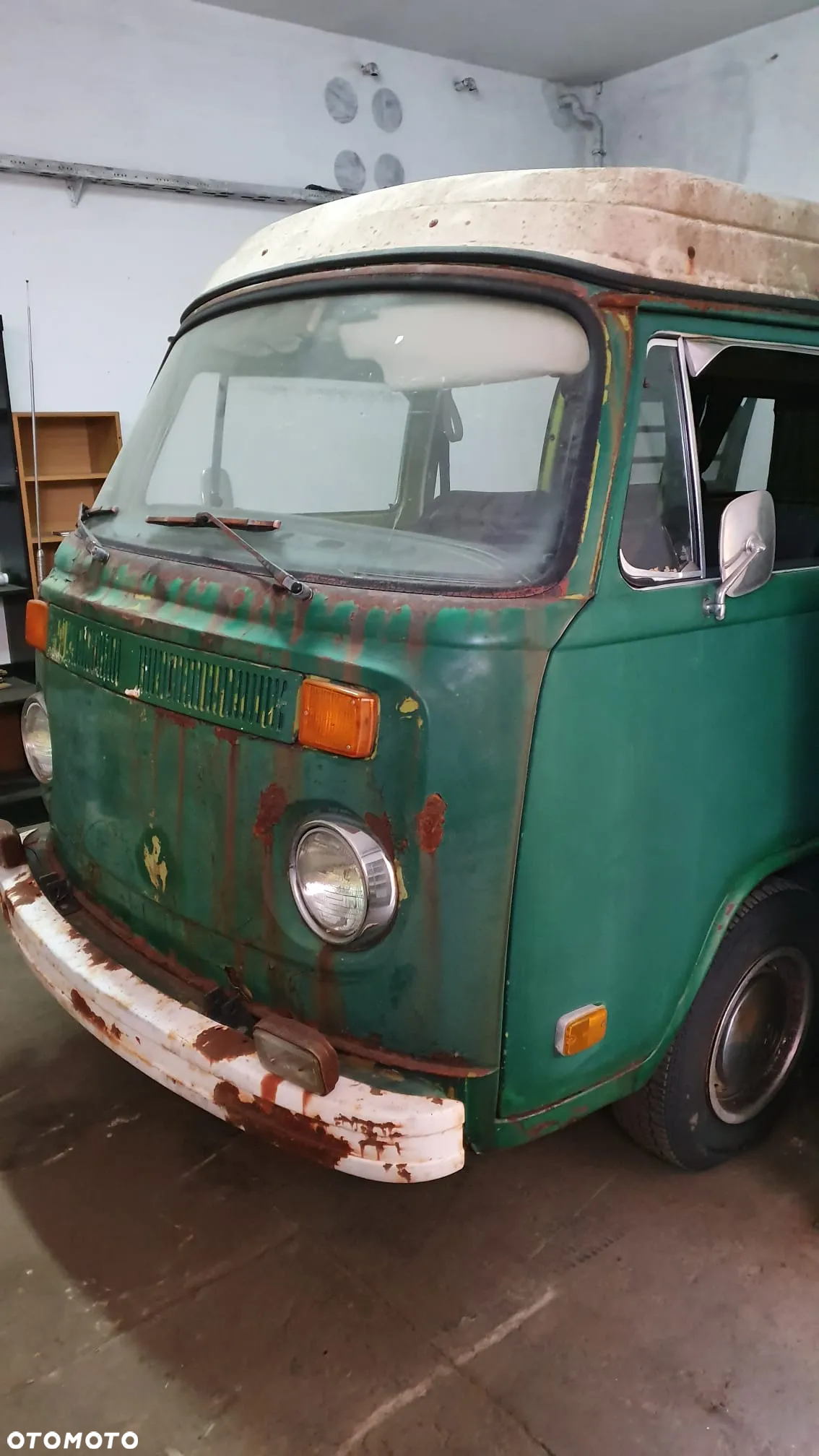 Volkswagen Transporter - 2