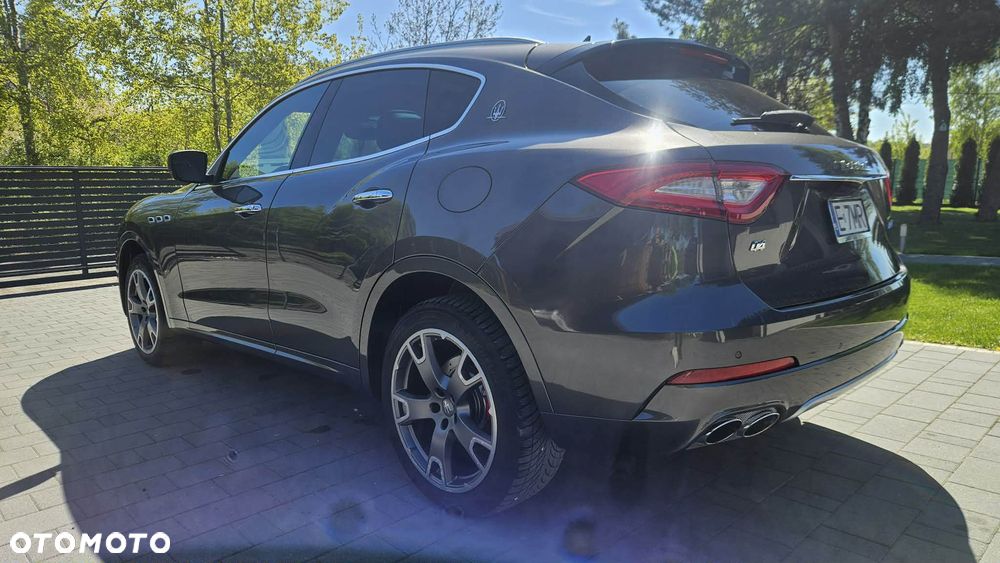 Maserati Levante Q4 Executive - 7