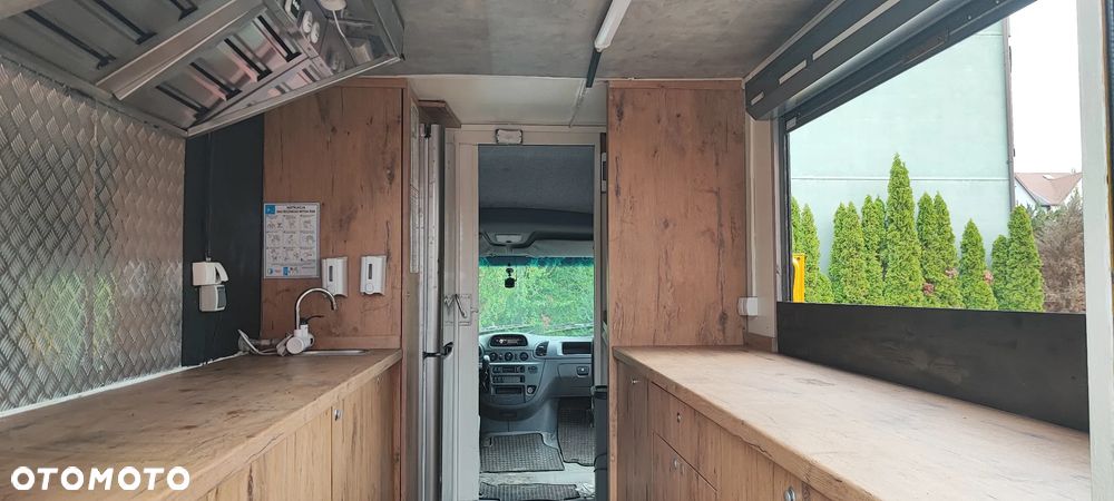 Mercedes-Benz Sprinter - 15