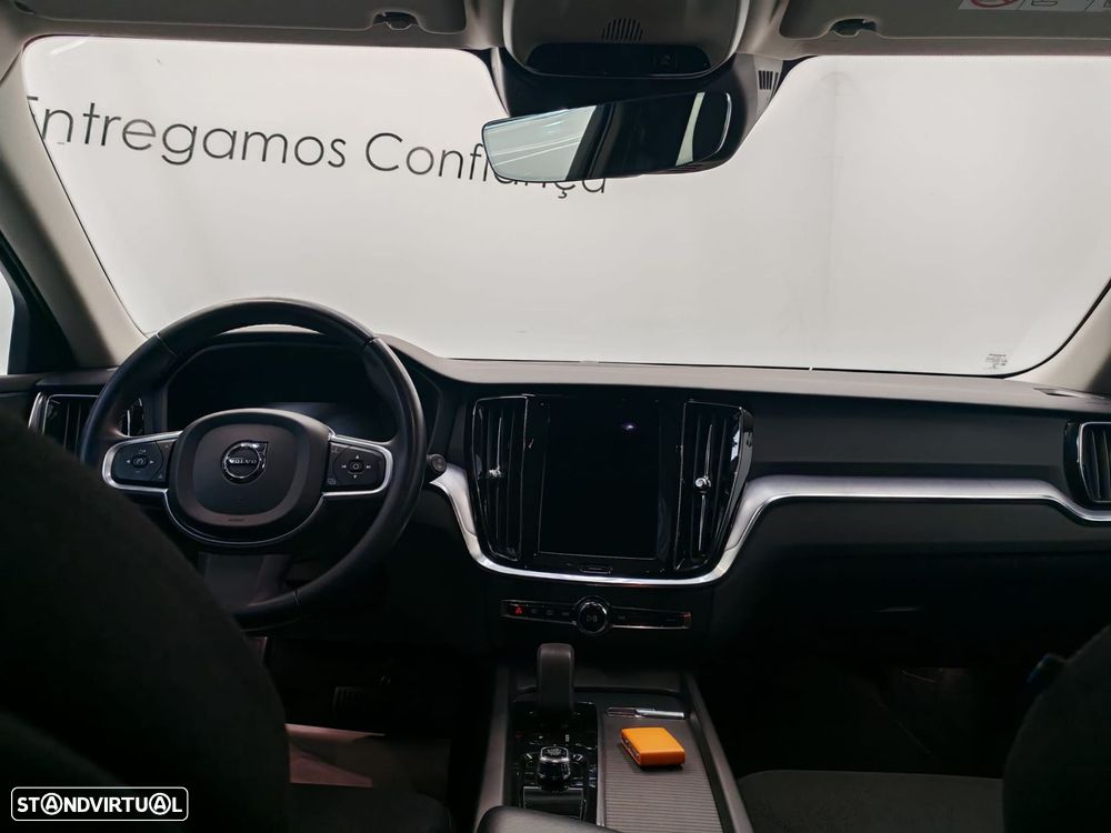 Volvo V60 2.0 B4 Momentum Geartronic - 11