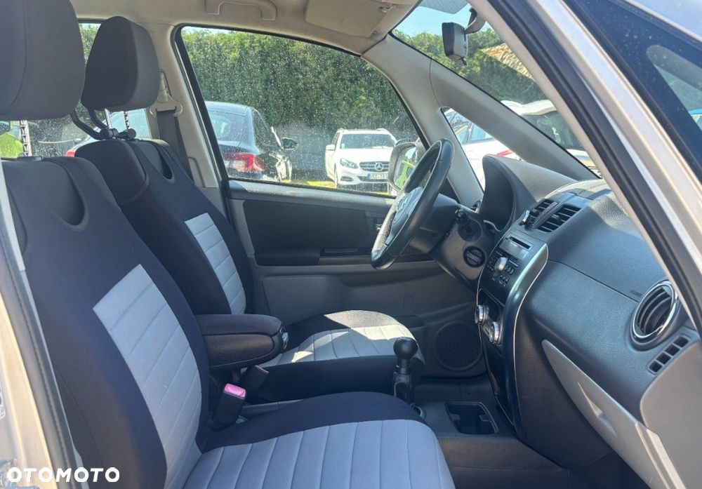 Suzuki SX4 - 10