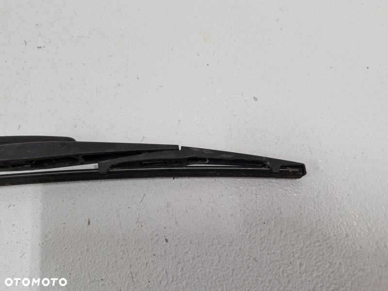 INFINITI EX30 RAMIĘ WYCIERACZKI TYŁ BAGAŻNIKA - 2