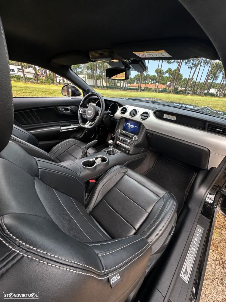 Ford Mustang 2.3i EcoBoost - 19