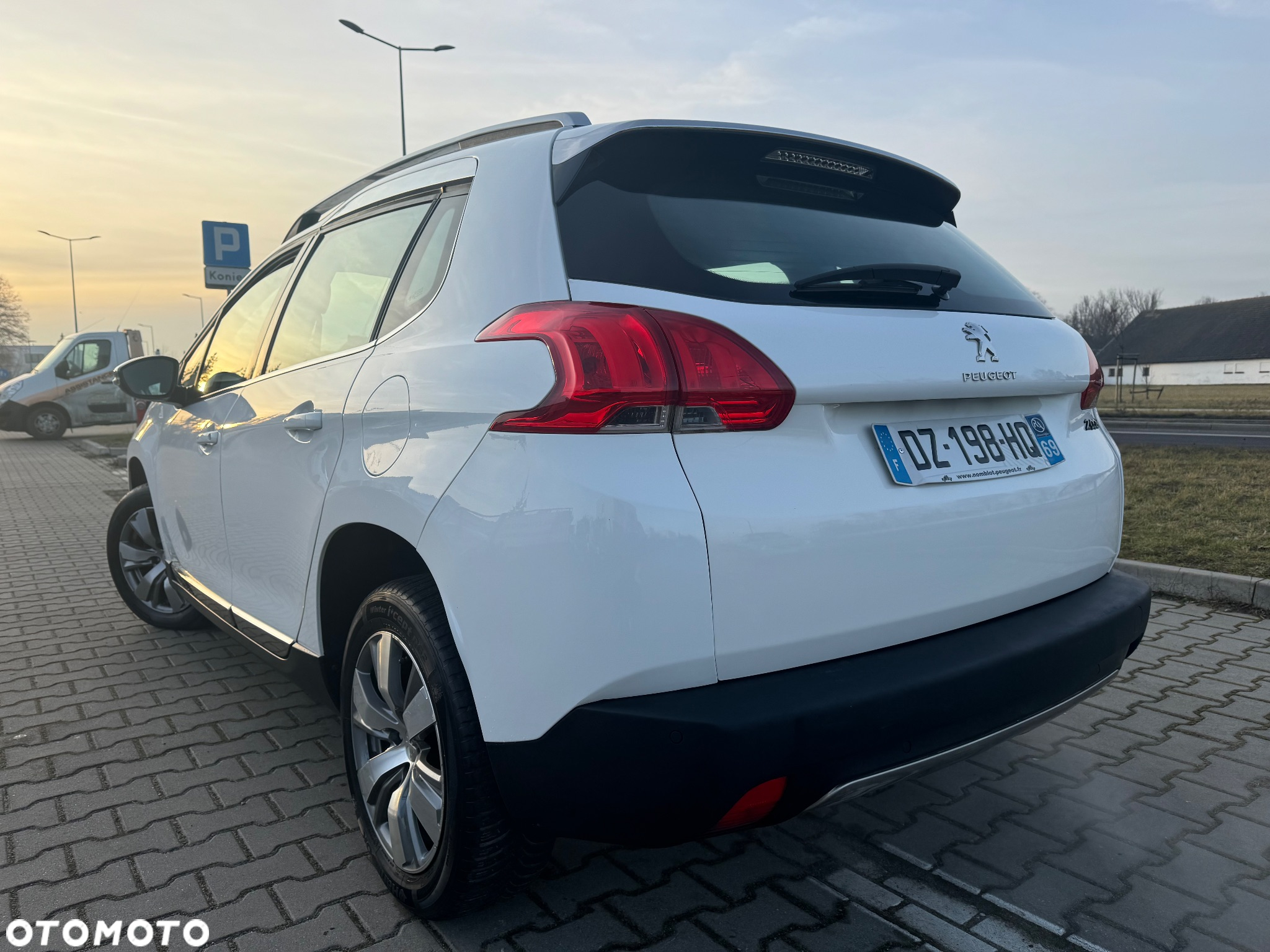 Peugeot 2008 PureTech 110 Stop&Start EAT6 Allure - 8