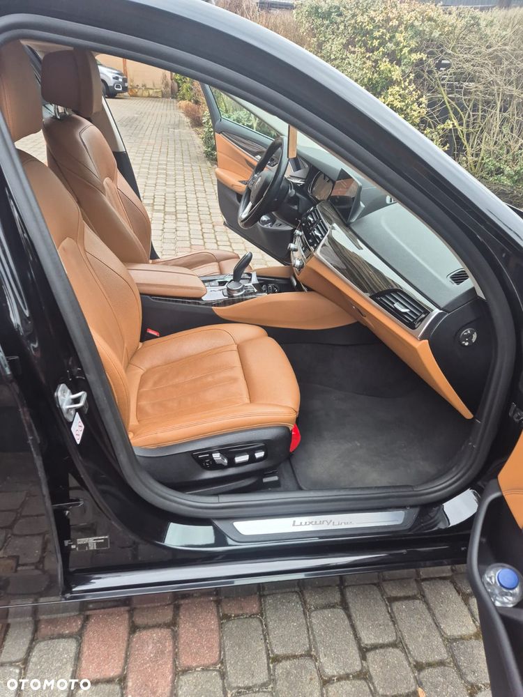 BMW Seria 5 530i xDrive Luxury Line - 13