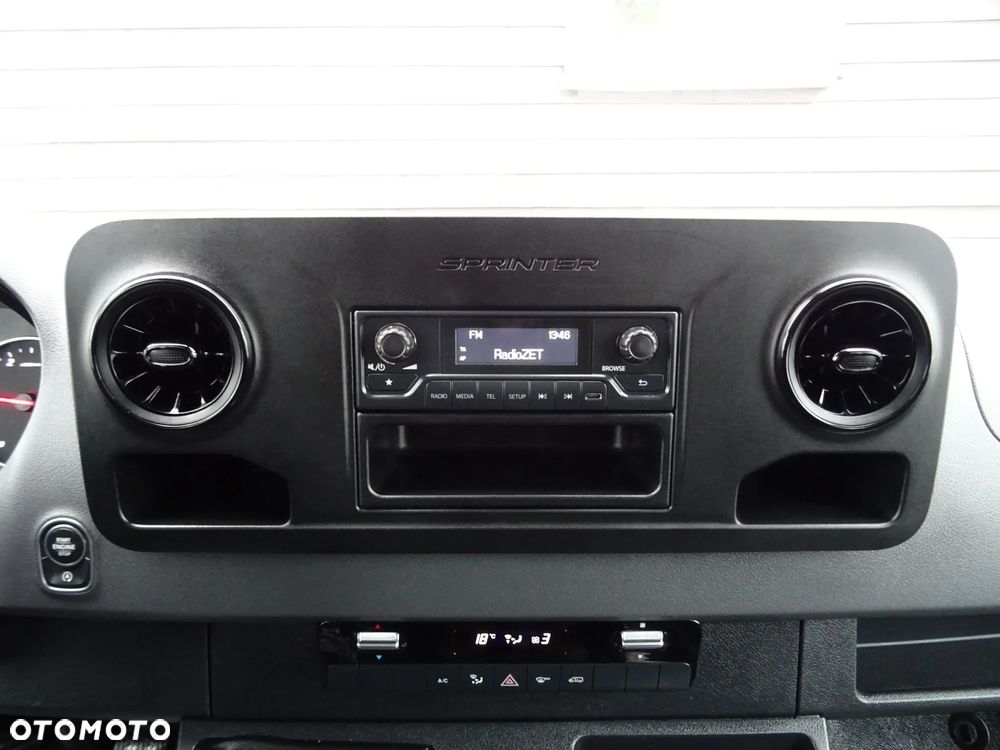 Mercedes-Benz SPRINTER - 22