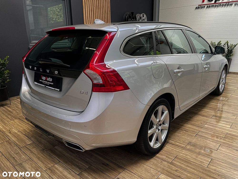 Volvo V60 D4 Geartronic Momentum - 8
