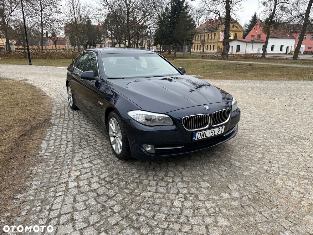 BMW Seria 5 528i xDrive Sport-Aut - 2