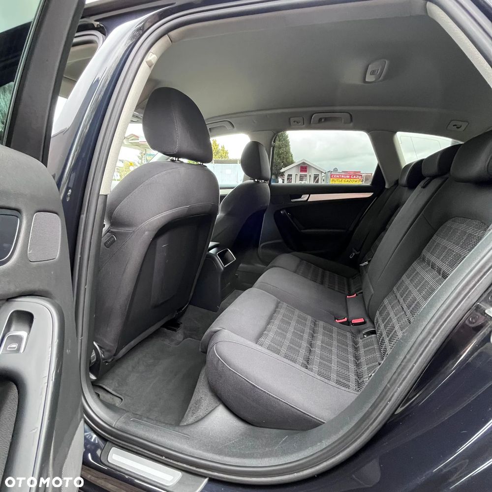 Audi A4 Avant 2.0 TDI DPF multitronic S line Sportpaket - 8