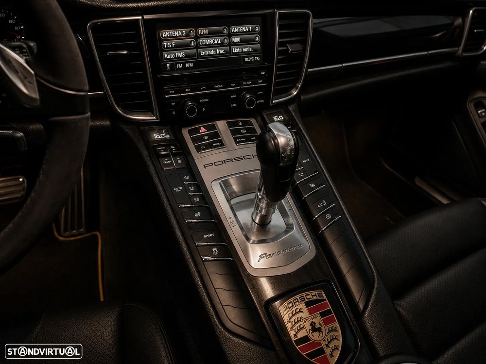 Porsche Panamera 3.0 V6 - 3