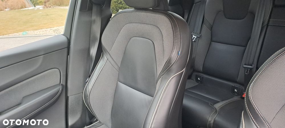 Volvo XC 60 D4 R-Design - 17