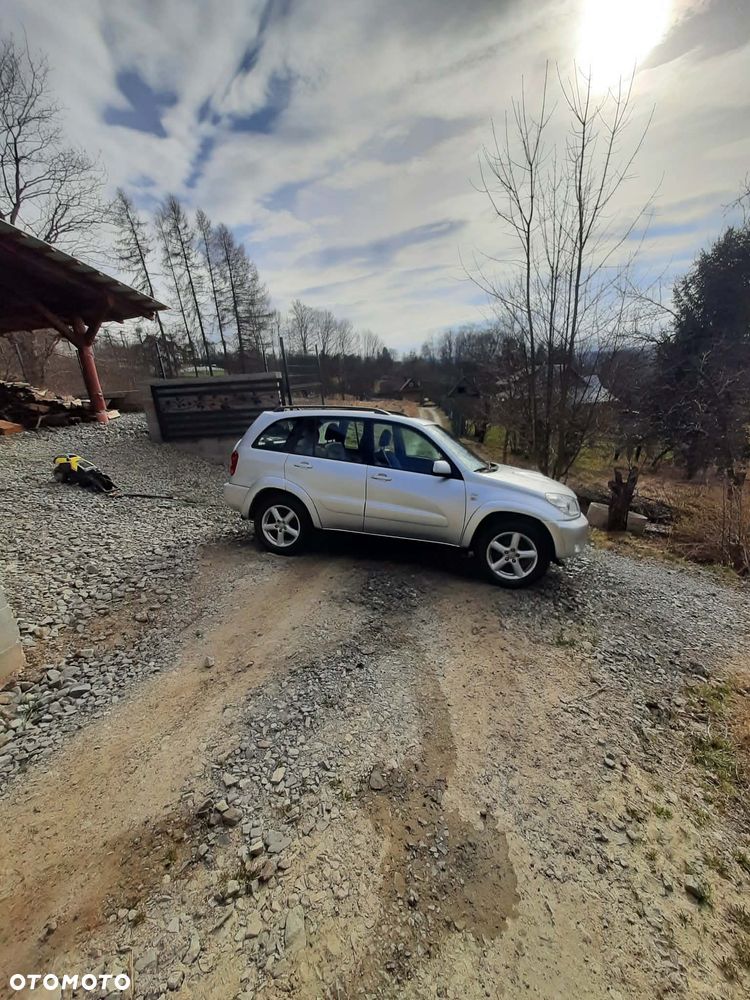 Toyota RAV4 2.0 D-4D 4x4 - 2
