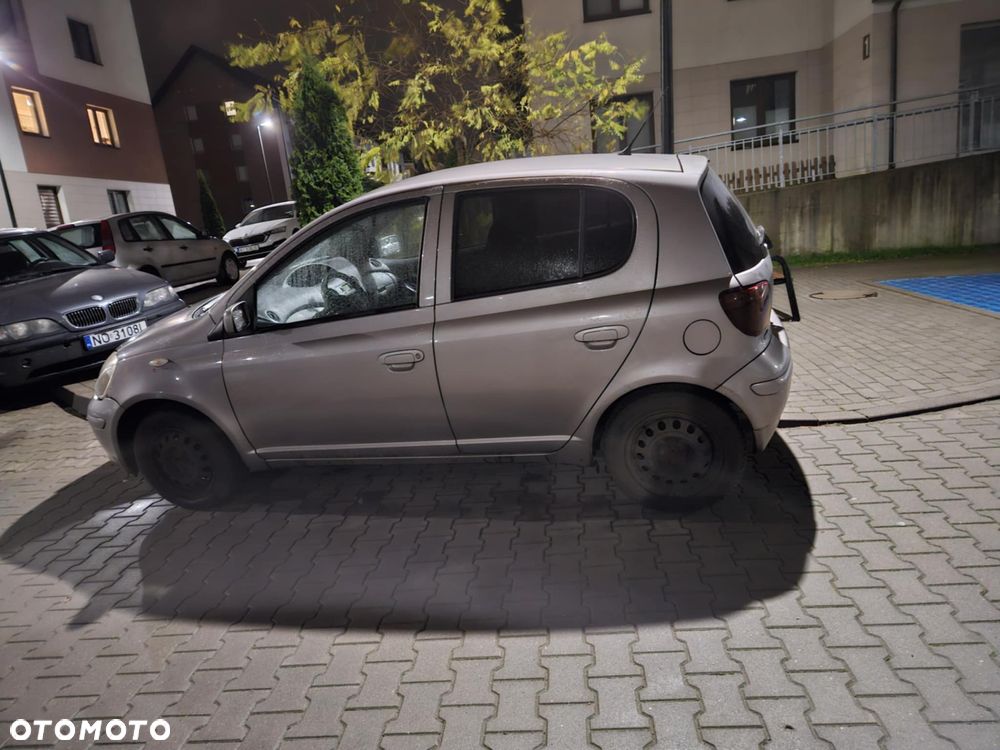 Toyota Yaris - 3