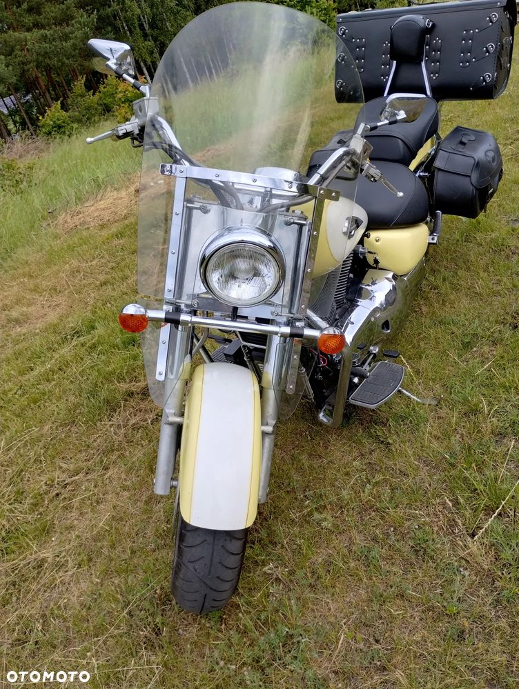 Suzuki Intruder - 3
