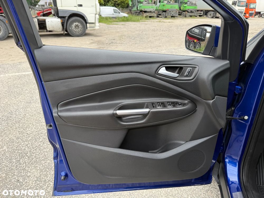 Ford Kuga 1.5 EcoBoost 4x4 Business Edition - 25