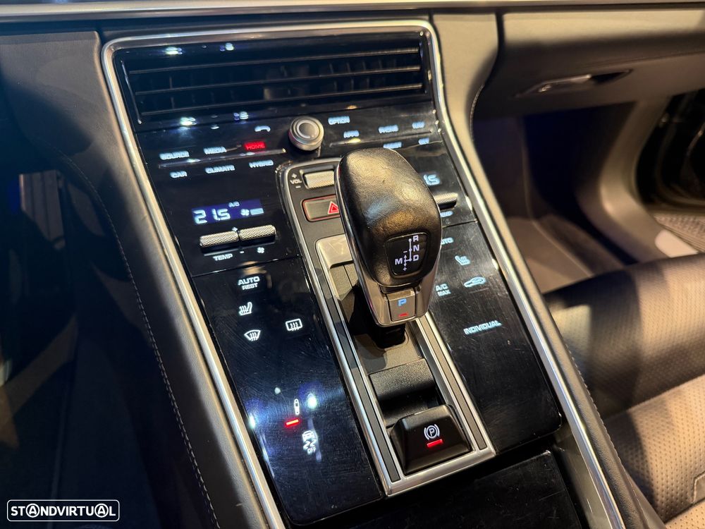 Porsche Panamera Sport Turismo 4 E-Hybrid Platinum Edition - 44
