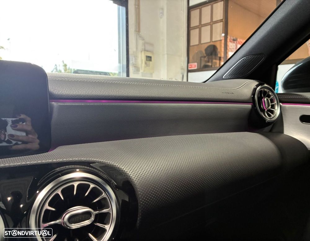 Mercedes-Benz A 250 - 30