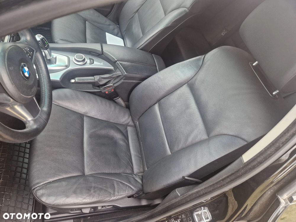 BMW Seria 5 525d - 27