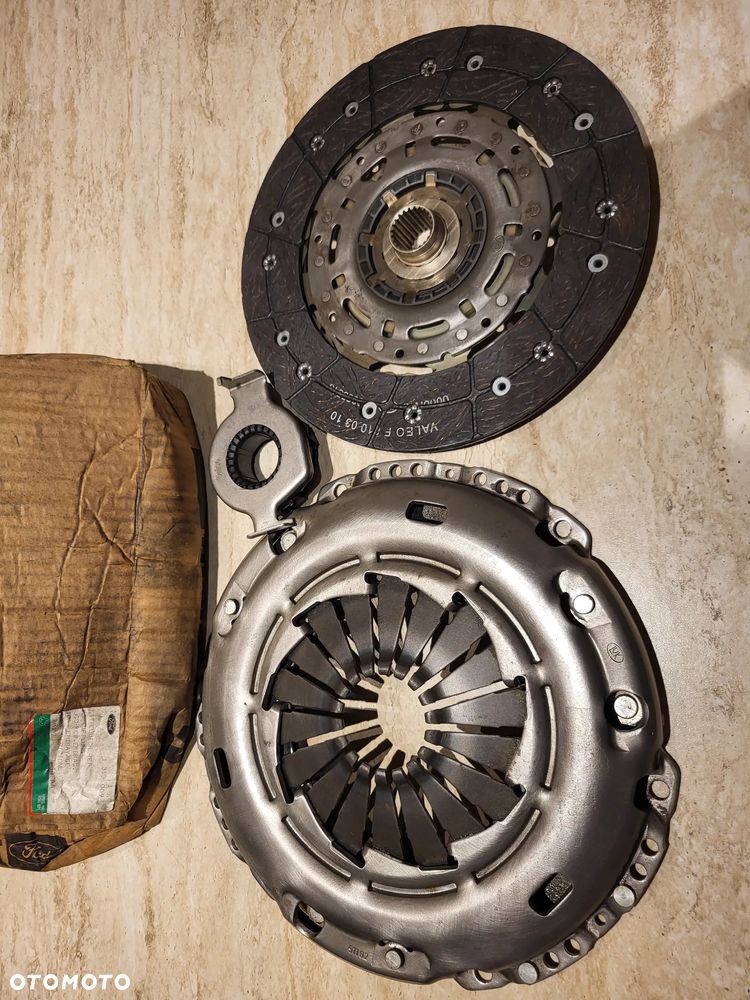 Zestaw sprzęgła (240mm) AUDI A3, TT; FORD GALAXY; SEAT ALHAMBRA, CORDOBA, IBIZA III, IBIZA IV, LEON, TOLEDO II; SKODA FABIA I, OCTAVIA I; VW BORA, GOLF III, GOLF IV, NEW BEETLE 1.4-2.8 10.91-05.15 - 1