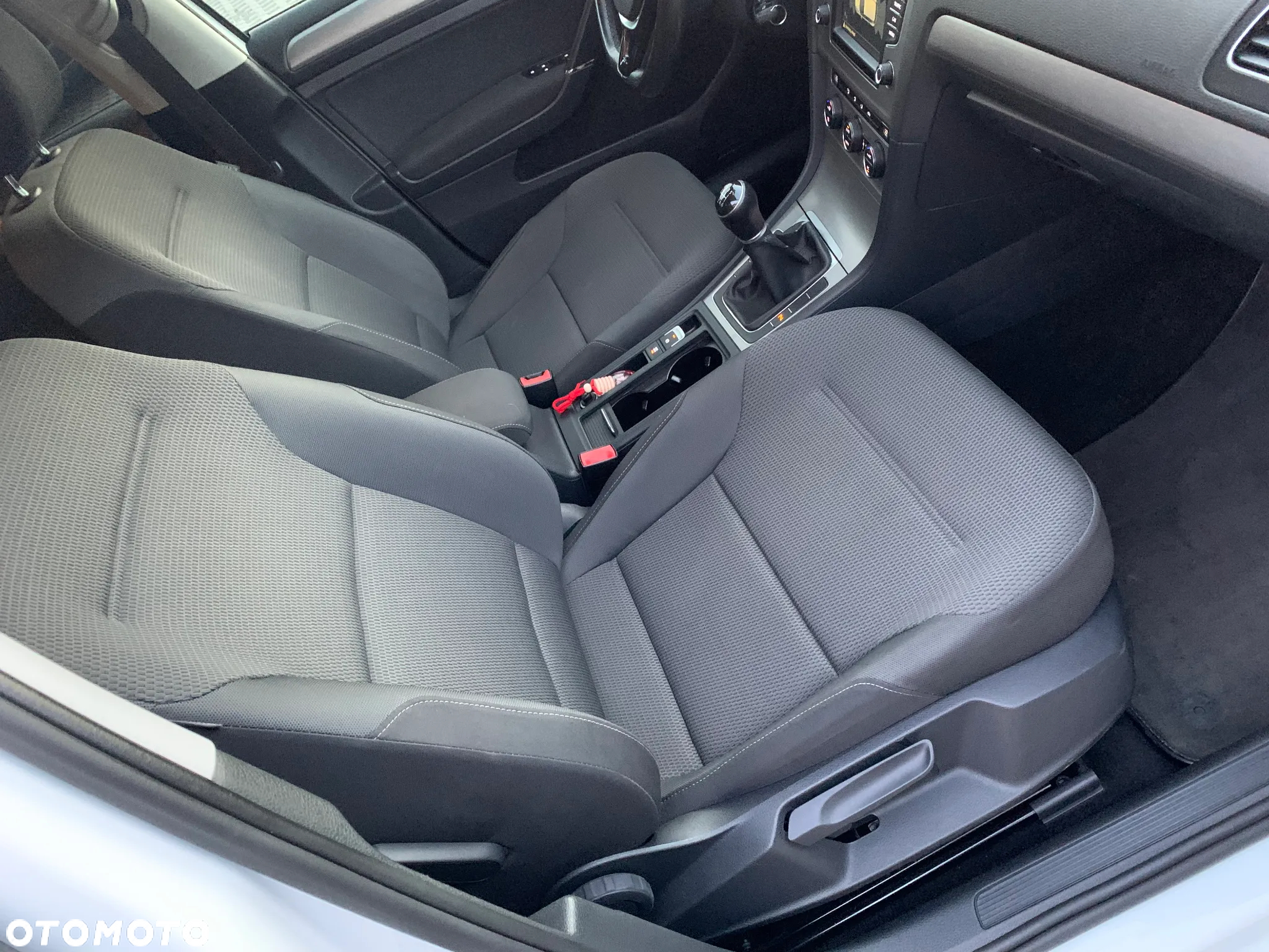 Volkswagen Golf VII 1.6 TDI BMT Comfortline - 24