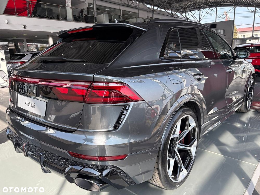 Audi RS Q8 - 7