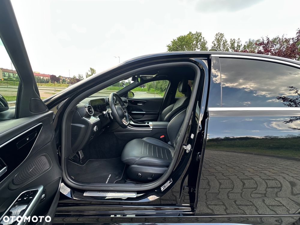 Mercedes-Benz Klasa C 180 9G-TRONIC AMG Line - 26