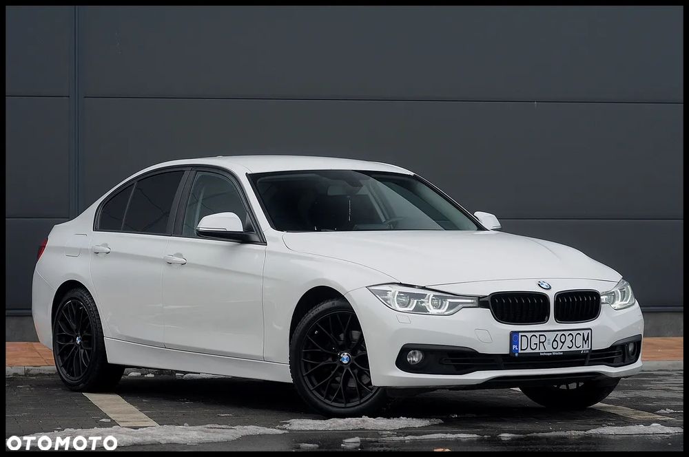 BMW Seria 3 318i - 10