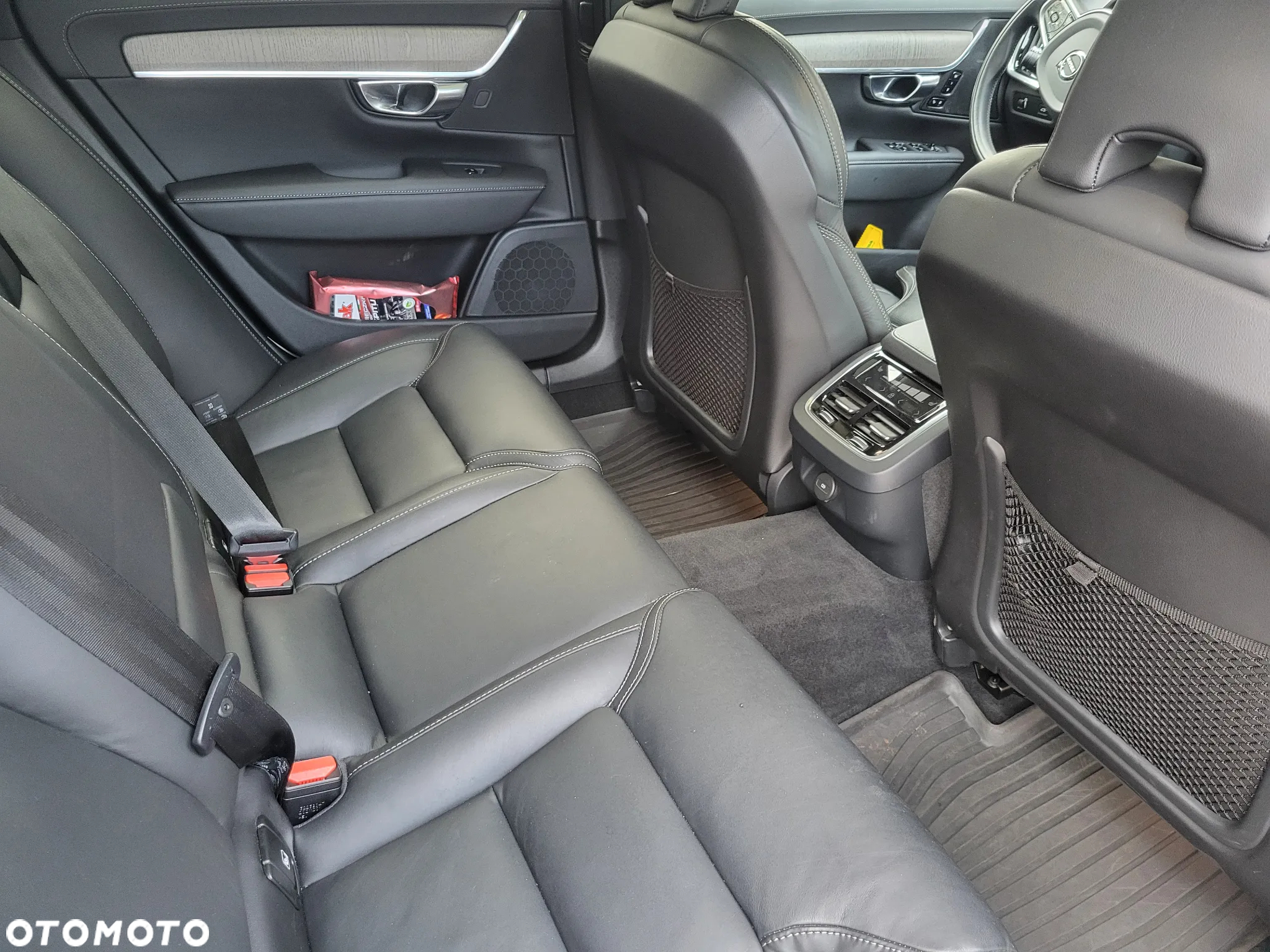 Volvo V90 D5 AWD Momentum Pro - 18