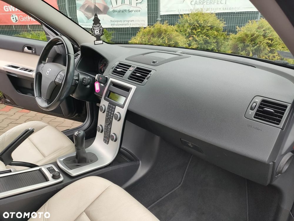 Volvo V50 D2 Momentum - 19