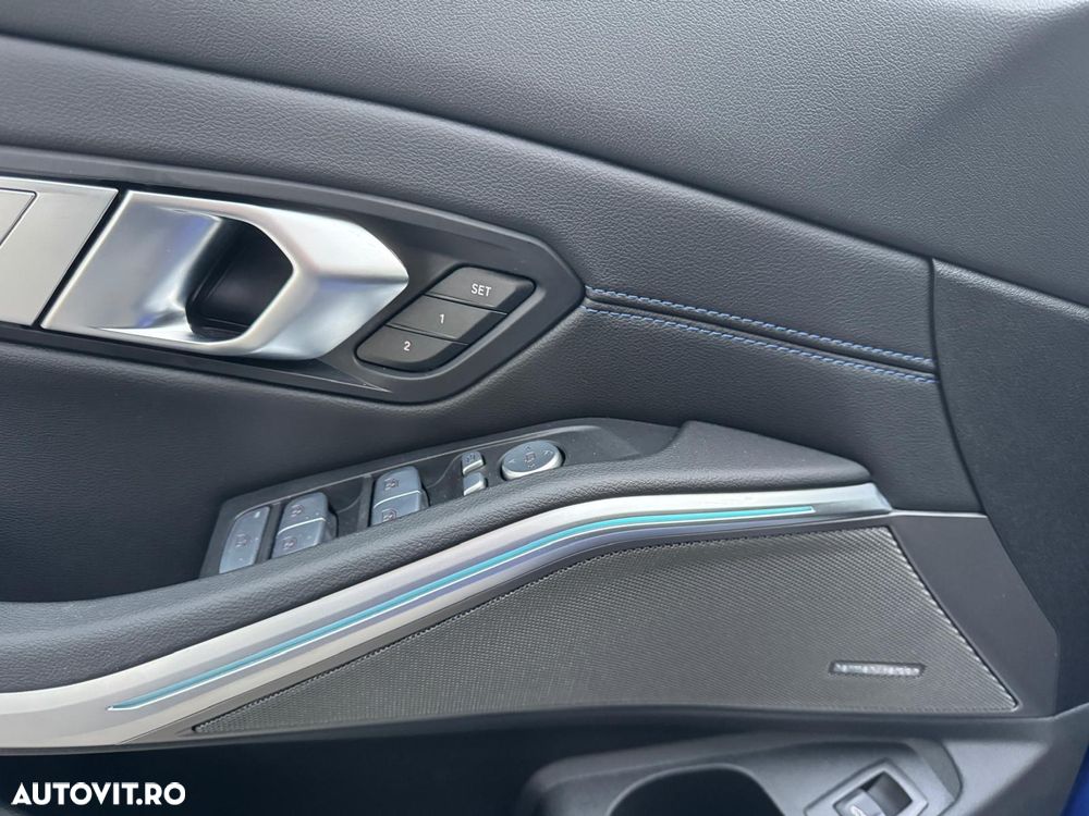BMW Seria 3 330i AT - 10