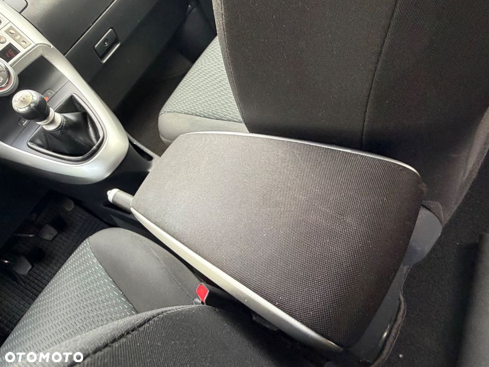Toyota Verso 1.8 Edition - 24