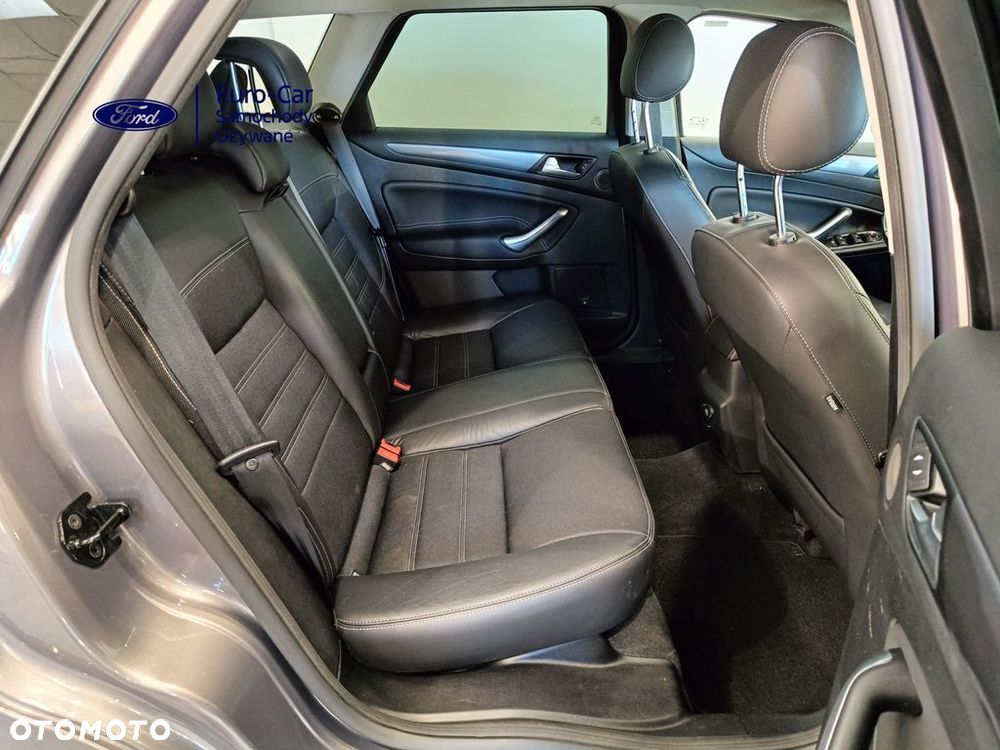 Ford Mondeo - 27