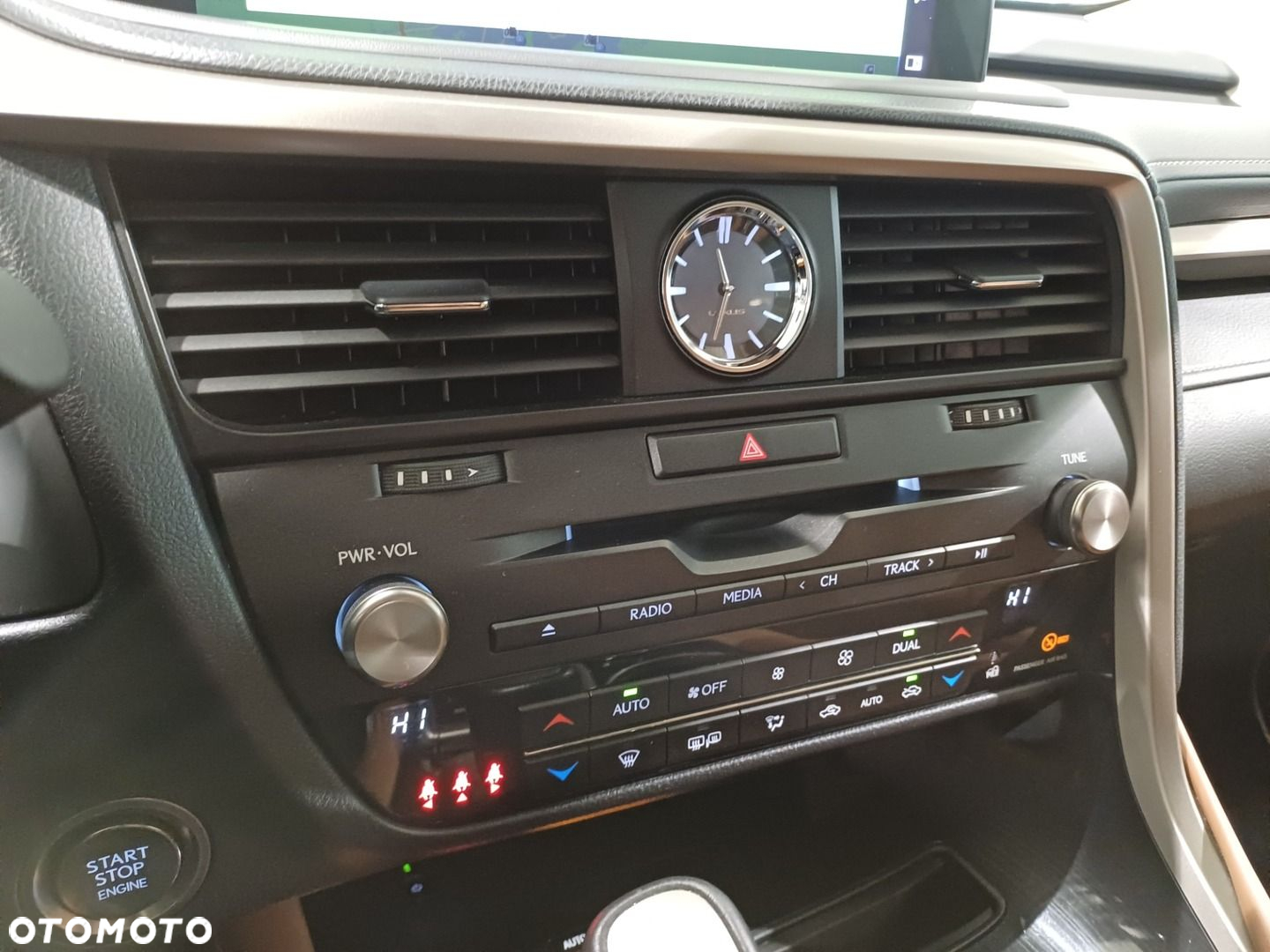 Lexus RX - 15