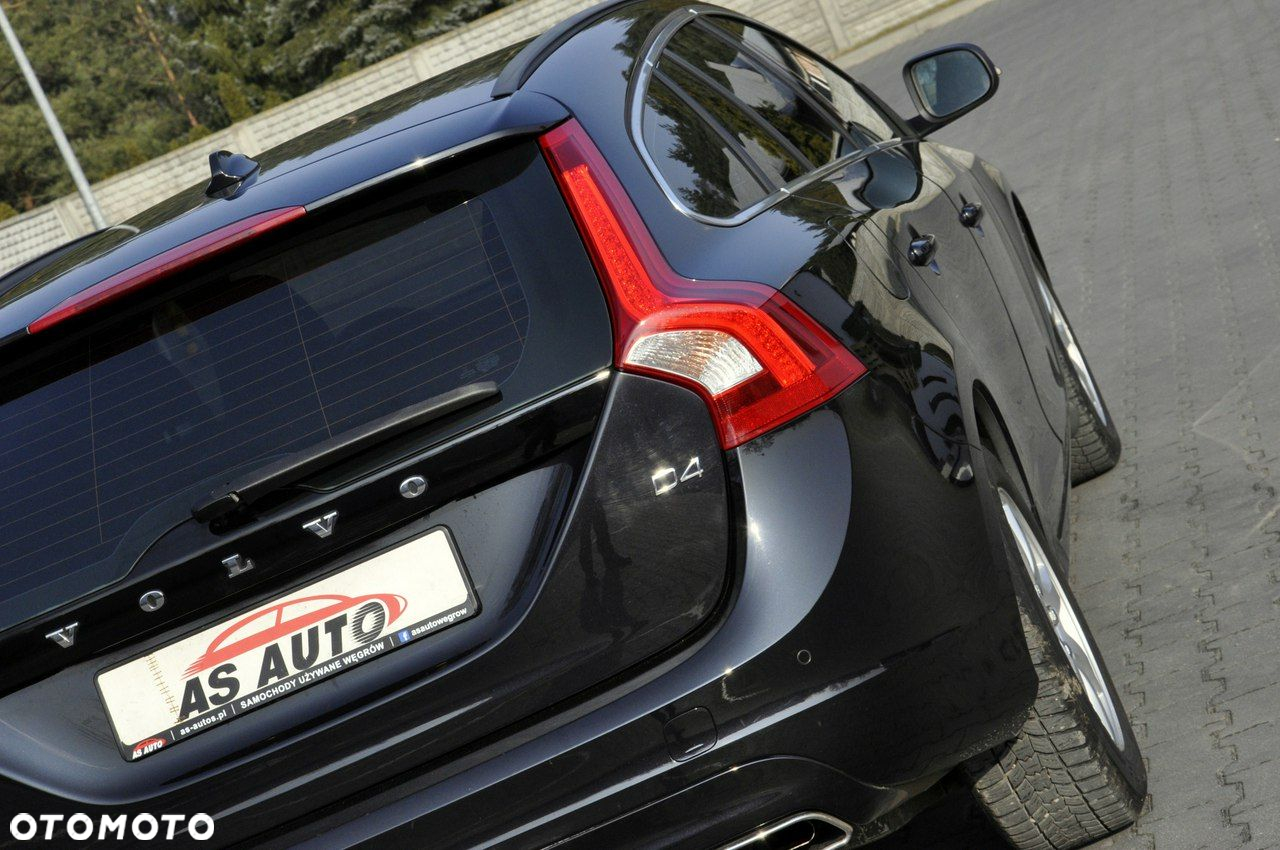 Volvo V60 D4 Drive-E Momentum - 25