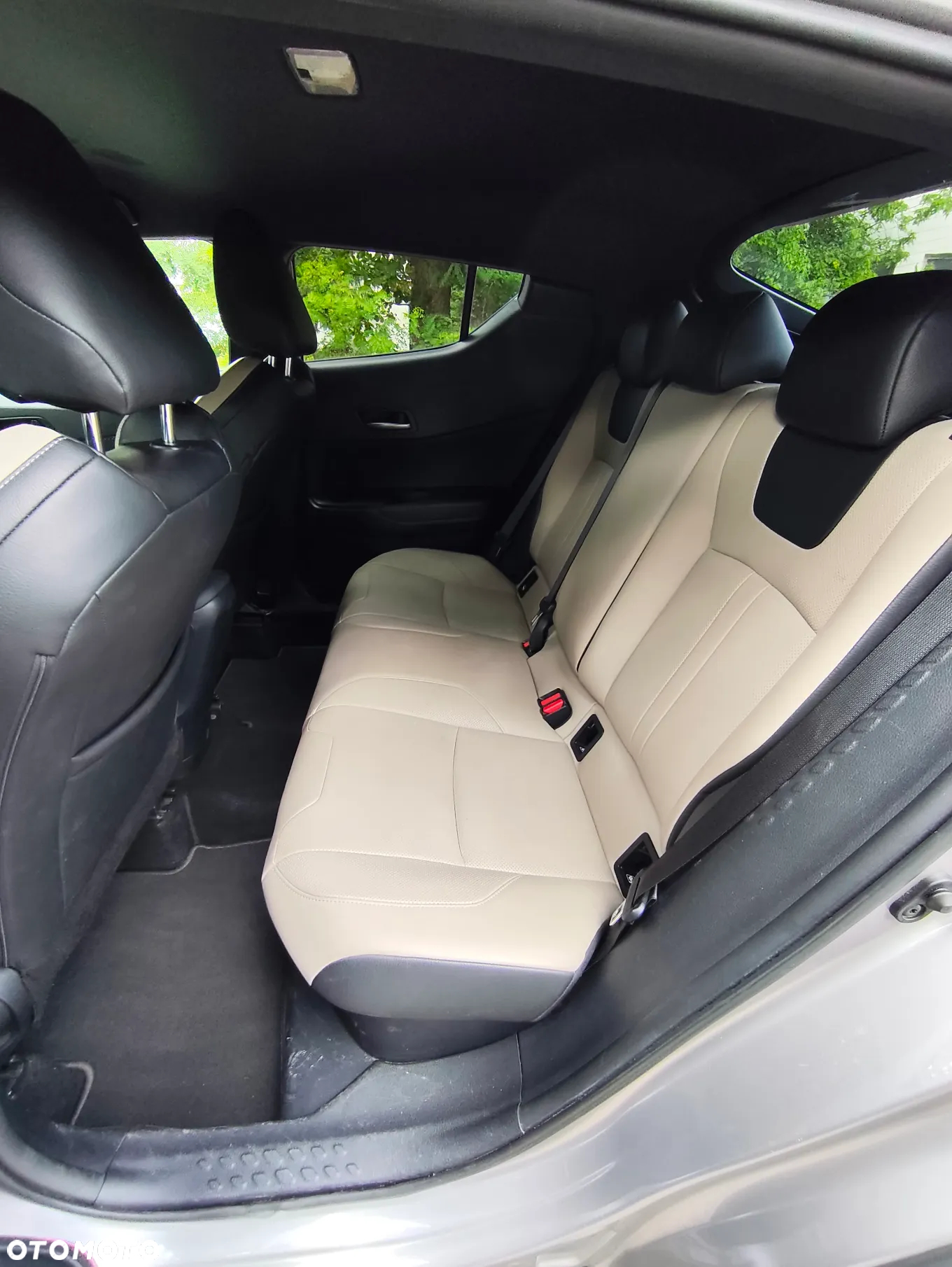 Toyota C-HR 1.8 Hybrid GPF Executive - 31