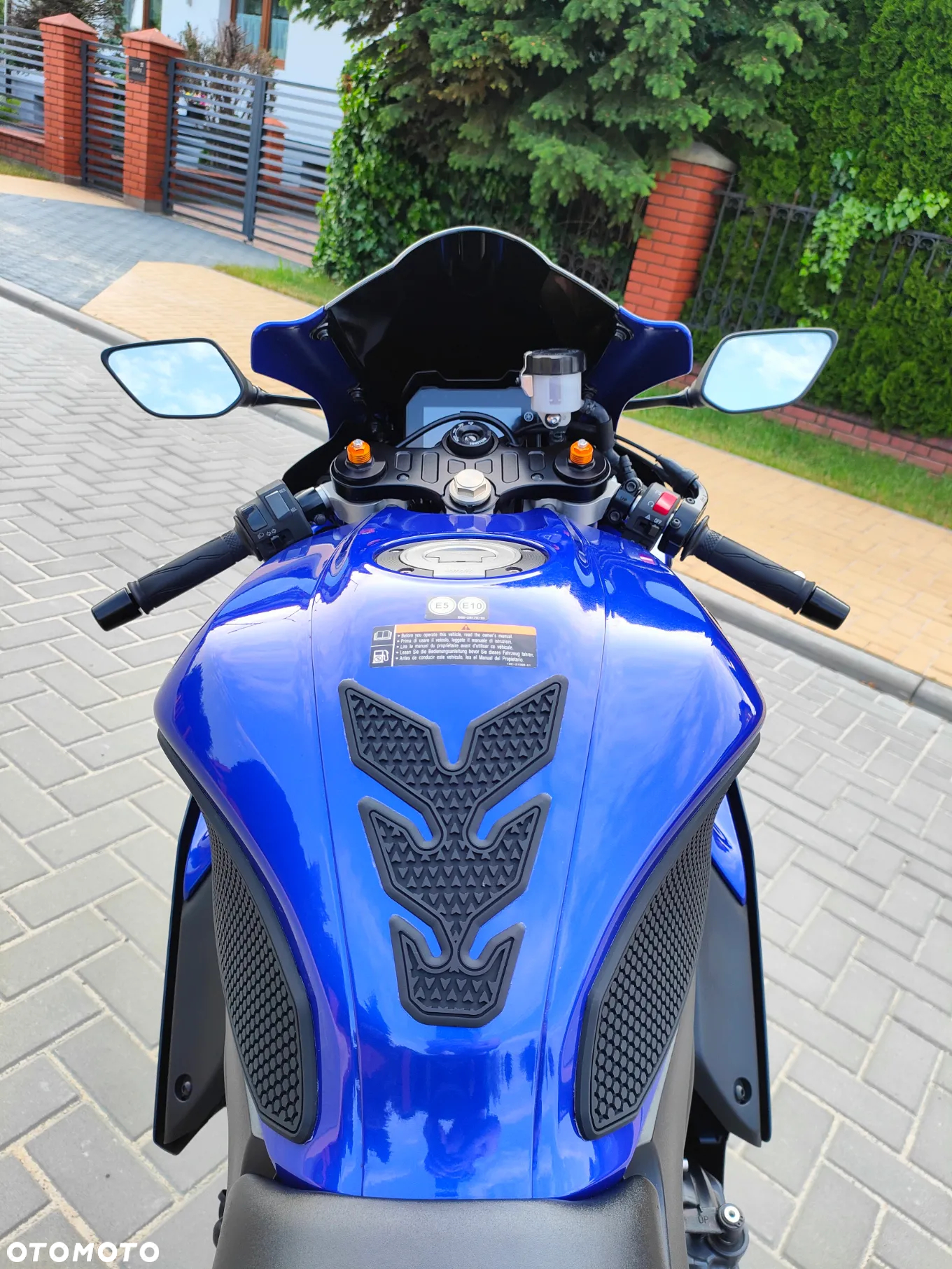 Yamaha R7 - 9