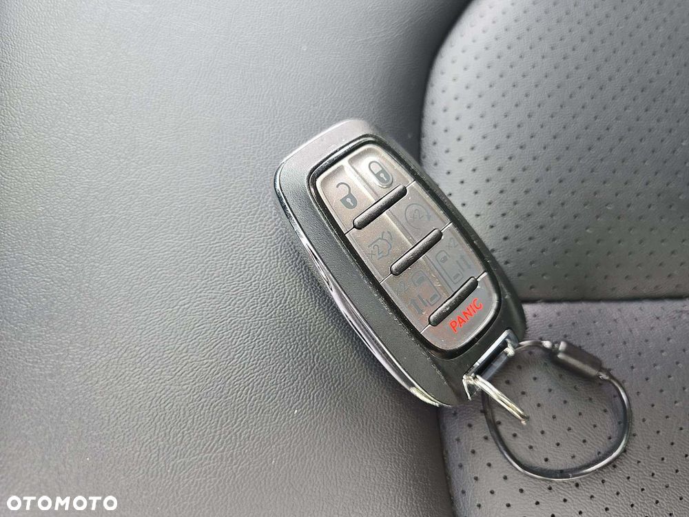 Chrysler Pacifica - 11