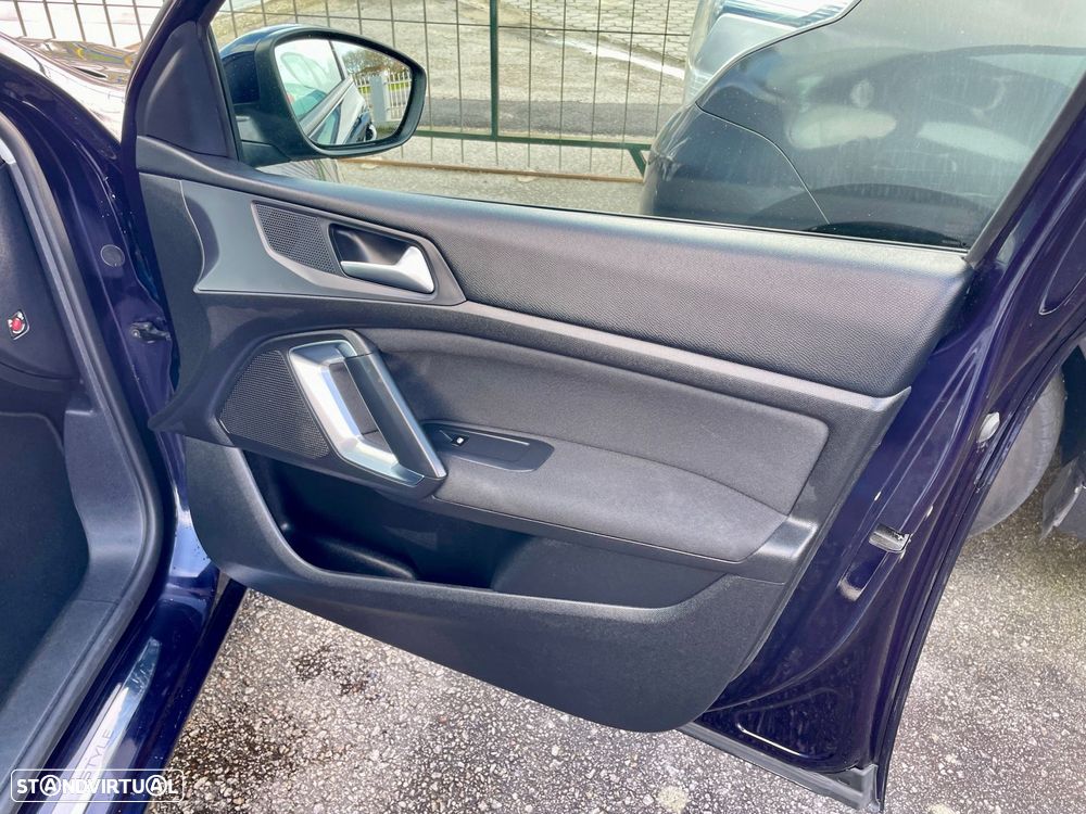 Peugeot 308 1.2 PureTech Style - 23