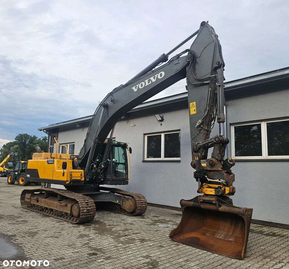 Volvo EC 300DL - 1