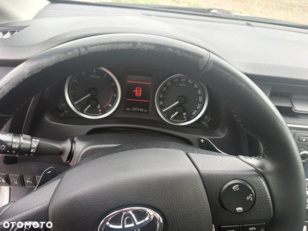 Toyota Auris 1.6 Premium Comfort MS - 11