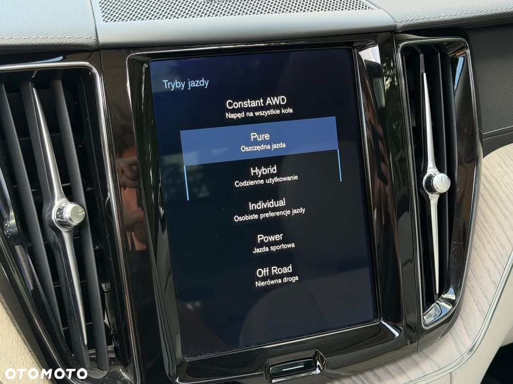 Volvo XC 60 T8 Plug-In Hybrid AWD Inscription - 19