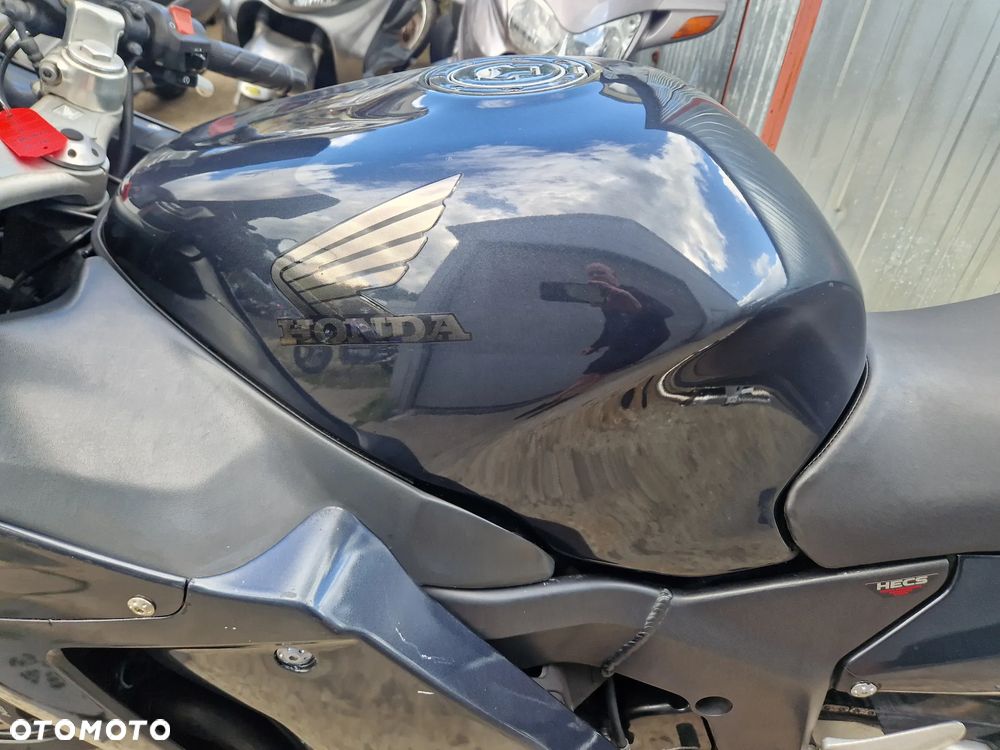 Honda CBR - 29
