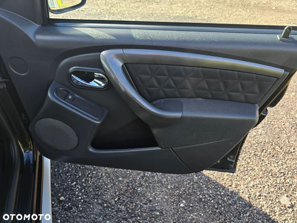 Dacia Duster TCe 125 4x2 Blackshadow - 30