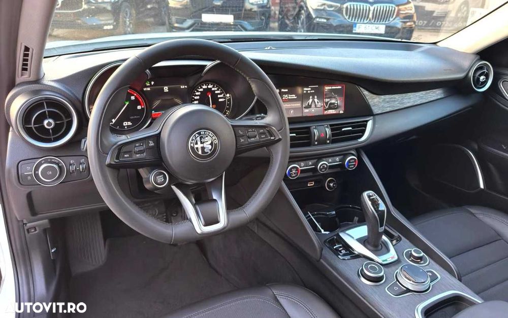 Alfa Romeo Giulia - 19